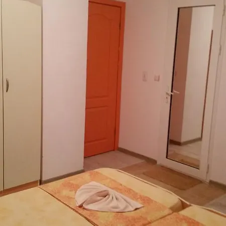 дани *